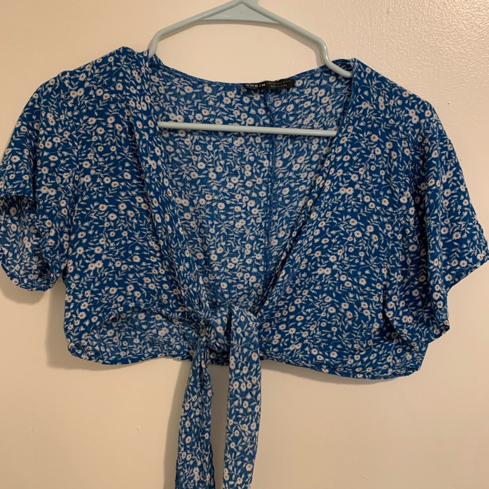 Blue and white floral tie crop top